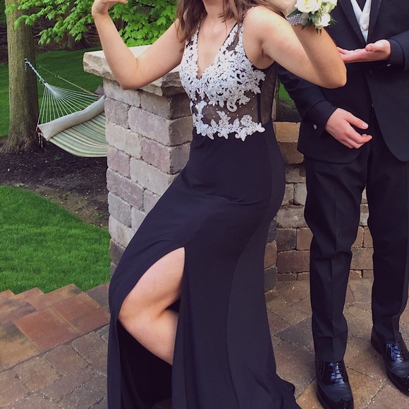 Prom Dress - Picture 1 of 7